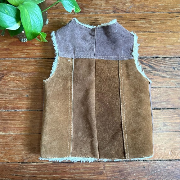 Vintage 70s Leather Patchwork Kids Fleece Lined Vest in Brown and Tan - Picture 4 of 8